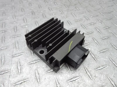 Honda CBR 250R CBR250R 2013 11-13 rectificador regulador de voltaje control de carga Foto 1 de 4