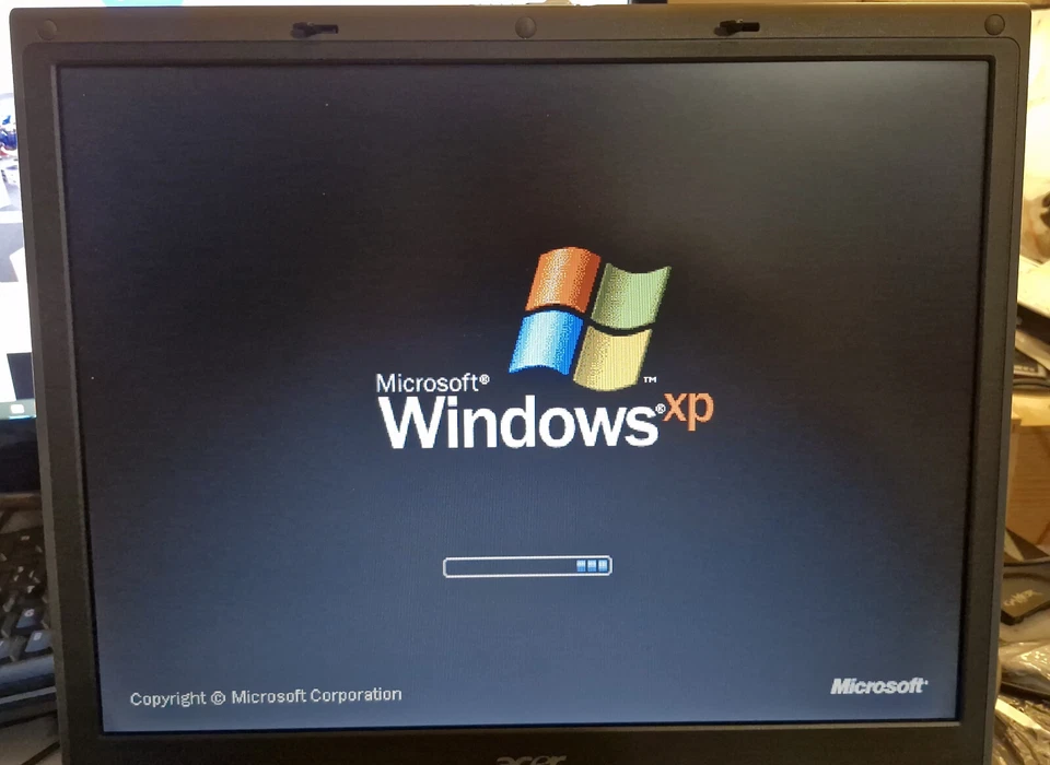 Acer Aspire 1350 Series Windows XP Pro SP Athlon 2600+ 512Mo HDD 40Go VINTAGE - Photo 1/4