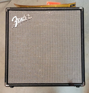Fender Rumble 40 V3 Series Bass Combo Guitar Amp 10" Speaker XLR Out FTSW New