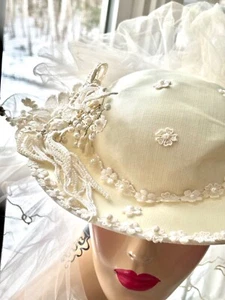 LOVELY VINTAGE WEDDING RUFFLED TULLE NETTING VEIL HAT ORNATE BEAD FASCINATOR - Picture 1 of 19