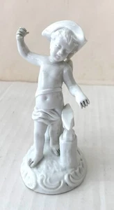 Antigua figura de porcelana blanca real de Viena de herrero querubín Putti - Imagen 1 de 5