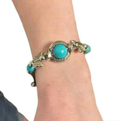  Silver Tone Butterfly and Turquoise Bracelet with Metal Clasp Foto 1 de 3