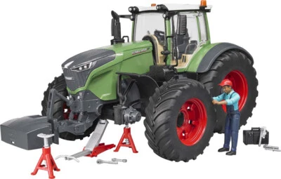 BRUDER - FENDT 1050 Vario with character and workshop tools Ech:1/16 - 1/16 -... - Image 1 of 3