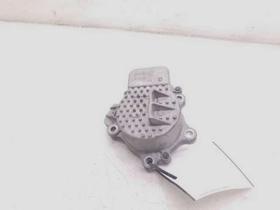 TOYOTA PRIUS V 12-15 1,8 L TRACCIÓN DELANTERA EN BOMBA DE REFRIGERANTE DEL MOTOR  Foto 1 de 4