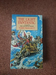 Terry Pratchett. 3 Discworld Paperback Box Set. Josh Kirby Covers - Picture 1 of 3