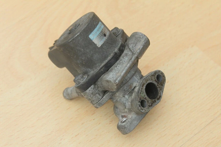 EXHAUST GAS RECIRCULATION / EGR VALVE - Jaguar XK8 XKR XJR 2000-2002 YW93-9E456- - Image 1 of 1