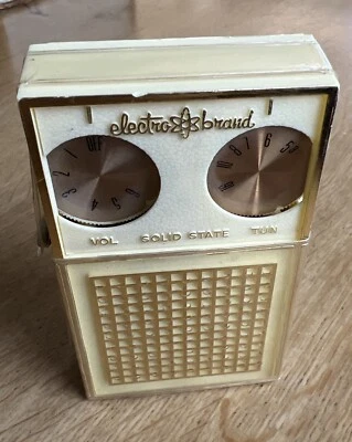 Radio AM portátil marca Electro de colección funciona Foto 1 de 4