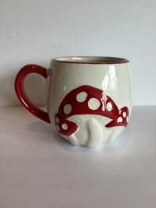 Taza/taza de café vintage pintada a mano de cerámica roja y blanca con champiñones - Imagen 1 de 6