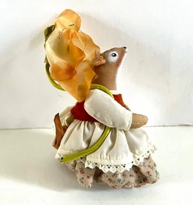 Ratón adorno navideño Gladys Boalt vintage con flores firmado 1982 - Imagen 1 de 5