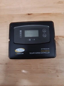 Go Power Solar controller GP-PWM-30-SQ 30 amp - Picture 1 of 5