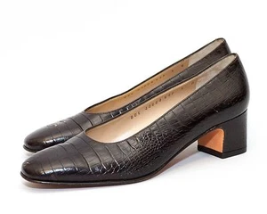 Zapatos de salón SALVATORE FERRAGAMO negros de cuero de cocodrilo en relieve talla 5 B - Imagen 1 de 6