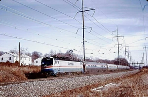 ORIGINAL KODACHROME SLIDE AMTRAK AEM-7 #940 AT NEWPORT JUNE 1988 - Picture 1 of 1