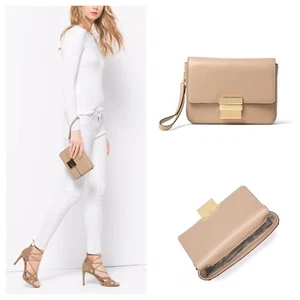 NWT $198 Michael Kors Madelyn Small Leather Clutch (Bisque) - Imagen 1 de 2