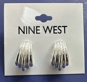 PENDIENTES FESTONEADOS TONO PLATA NUEVE WEST - Imagen 1 de 6
