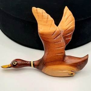 Wooden Duck Brooch VTG Hand Carved & Painted In Flight Flying - Picture 1 of 6
