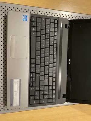 Acer Aspire series E1-571  Display 15,6'' Notebook Lap Top ( 1570 ) - Bild 1 von 4