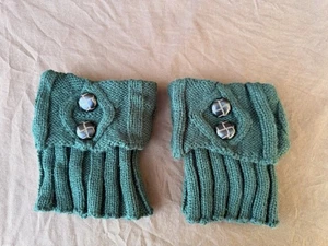Green Knit Boot Covers Leg Warmers With Buttons Winter One Size Women’s - Picture 1 of 4
