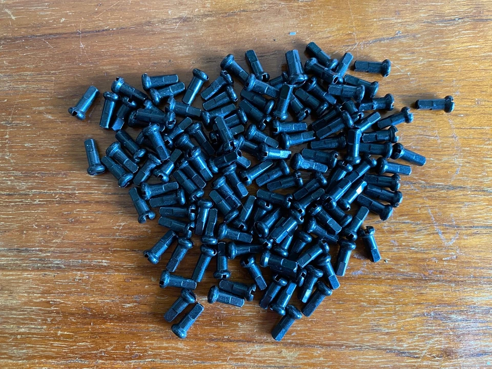 UNBRANDED NIPPLES 2.0 x 12MM BLACK NEW BIKE BICYCLE WHEEL MOUNTING QTY125 - Image 1 of 1