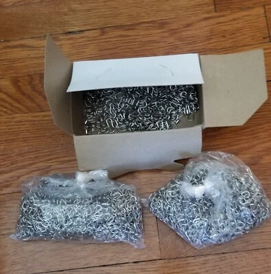 Ganchos S para etiquetas de identificación de mascotas tamaño pequeño Foto 1 de 2