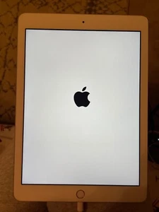 iPad 5th GEN - 32GB - 9.7in - Picture 1 of 6