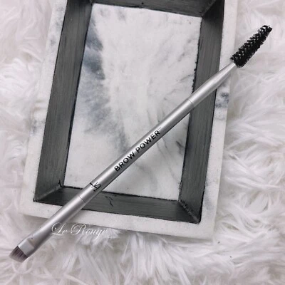 Cepillo transformador universal de polvo para cejas It Cosmetics Brow Power #21 con carrete Foto 1 de 4