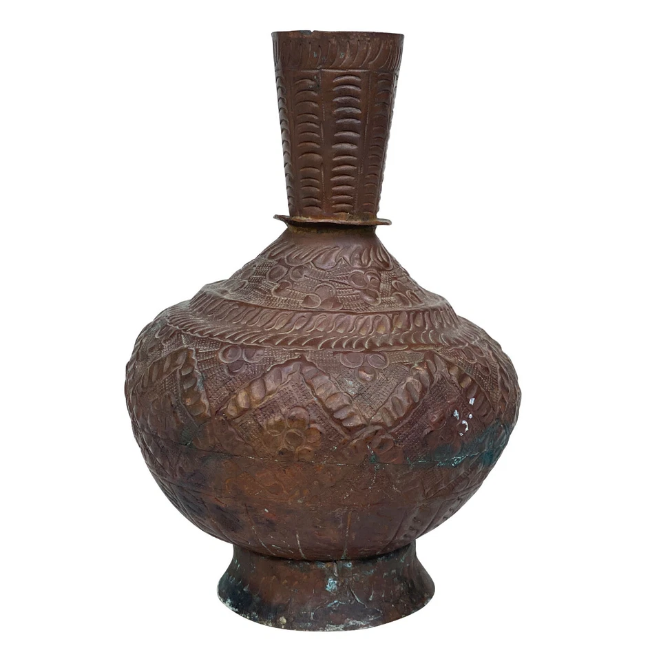 Vintage Middle Eastern Repousse Copper Floral Motif Bud Vase - Image 1 of 4