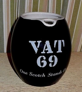 SCOTCH WHISKEY advertising PITCHER by VAT 69 Black & White ONE SCOTCH STANDS OUT - Picture 1 of 9