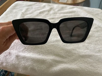 raen keera sun glasses, black polarized, woman’s pre owned - Изображение 1 из 4