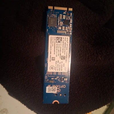 Memoria Intel Optane 64 GB / 32 GB / 16 GB SSD M.2 2280 PCIe 3.0 3D Xpoint NVMe Foto 1 de 3