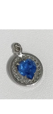 Colgante de plata de ley corazón de zafiro azul Foto 1 de 4