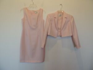 Le suit size 4 petite pink dress & jacket suit Spring