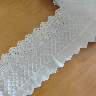 4.5 Yards 5" wide Vintage Cotton Fabric Lace/Embroidered Flower White b0413 - Image 1 of 2