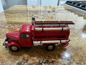 Matchbox Models of Yesteryear Fire Engine Series 1939 Bedford Tanker YFE04 - Picture 1 of 9
