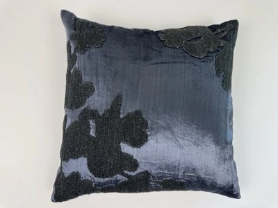 Travesseiro decorativo Donna Karan safira 18" X 18" índigo azul marinho - Imagem 1 de 4