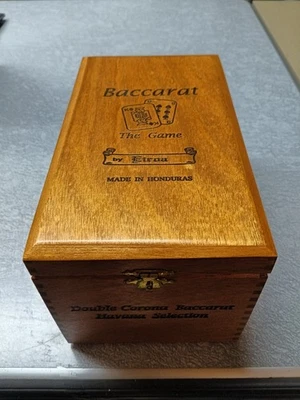 Caja de cigarros de madera vacía Baccarat The Game Double Corona Havana 8" x 4,5" x 4,25" Foto 1 de 4