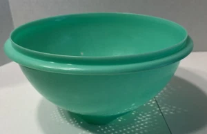 Vintage Tupperware 339-8 Colander Strainer Bowl Jadeite Green 9½"x5" Made in USA - Picture 1 of 9