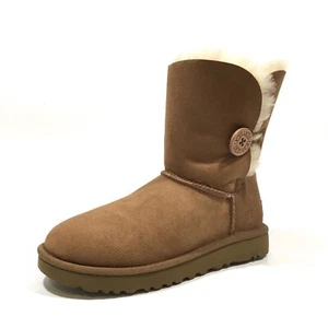 UGG Bailey Button II Damenstiefel - Kastanie Lammfell - US 6 - NEU - Bild 1 von 9