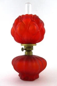 ARTICHOKE - antique RED Satin Glass MINIATURE Oil LAMP nutmeg burner - S1-III - Picture 1 of 9