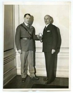 Tytus Filipowicz, ambassadeur de Pologne aux USA, avec Edgar Erskine Hume. 1932. - Imagen 1 de 2