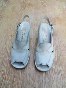 Damensandalette “Sioux” mit Keilabsatz, beige, Größe 4, Form Katy - Bild 1 von 5