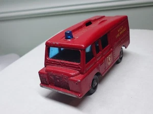 Matchbox Lesney Vintage Land Rover Fire Truck Kent Fire Brigade No. 57 - Picture 1 of 7