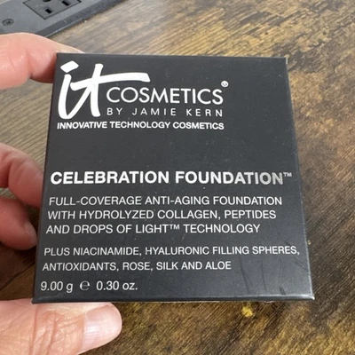 It Cosmetics Celebration Foundation Jamie Kern Medium Beige (.30 oz) New In Box - Image 1 of 4