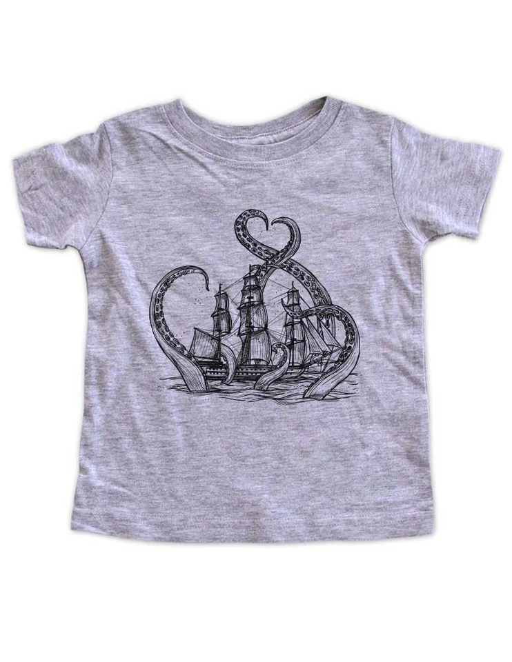 Kraken con Barco Cumpleaños Bebé Body, Niño Pequeño, Camisa Juvenil Foto 1 de 1