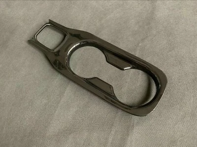 Cubierta delantera portavasos de agua para Toyota Corolla Hatchback 2019-2023 negra Foto 1 de 3