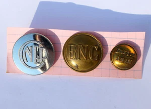 RARE 3 BOUTONS ANCIEN - CNEP - BNC - BANQUE ADAM - T.W & Cie - D: 27, 25, 17mm - Imagen 1 de 2