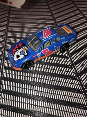 1997 Terry Labonte #5 Kellogg's Frosted Flakes 1:64 Loose Chevrolet Monte Carlo - Image 1 of 4