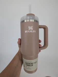Nuevo vaso Stanley Cup The Quencher H2.0 Flowstate almendra - Imagen 1 de 11