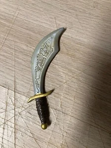 Crash Bandicoot Komodo Moe figure Sword Sabre Accessory 1998 resaurus - Picture 1 of 2