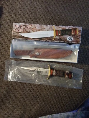 Cuchillo de caza de 12" con hoja grabada en funda (oso Kodiak con montañas.  0332 Foto 1 de 4