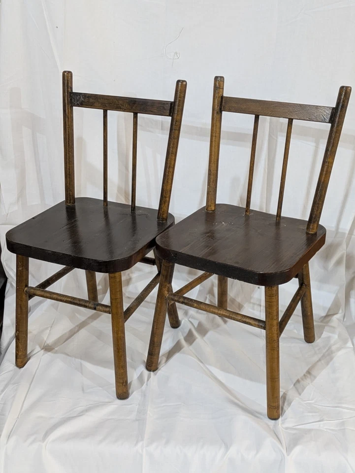 PAR DE SILLAS DE HUSILLO VINTAGE ANTIGUAS de madera primitivas para granja de campo Windsor Foto 1 de 4